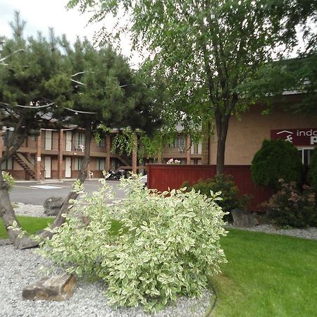 North Pointe Inn And Suites Kelowna Bagian luar foto