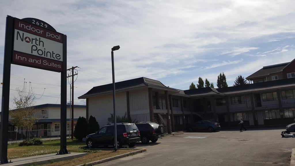 North Pointe Inn And Suites Kelowna Bagian luar foto