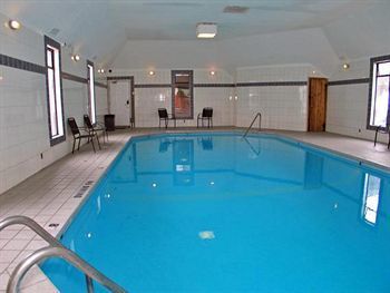 North Pointe Inn And Suites Kelowna Bagian luar foto