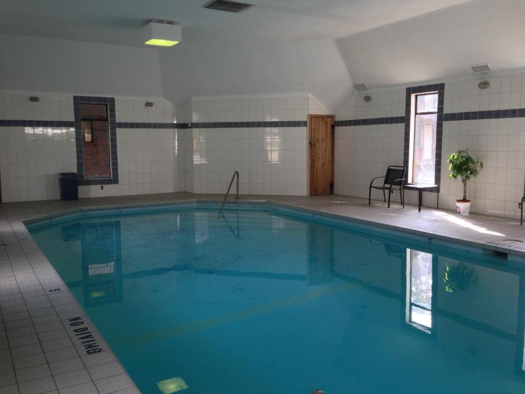 North Pointe Inn And Suites Kelowna Bagian luar foto